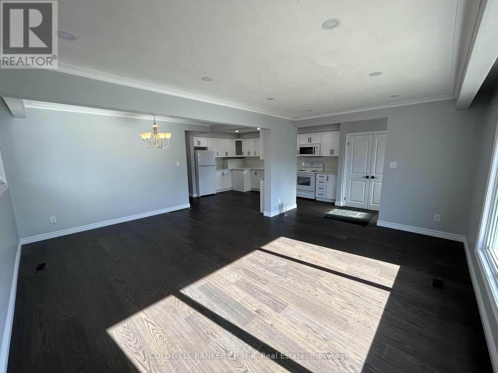 MAIN-125 Cabot Street, Oshawa, ON, L1J 5R8 - 4