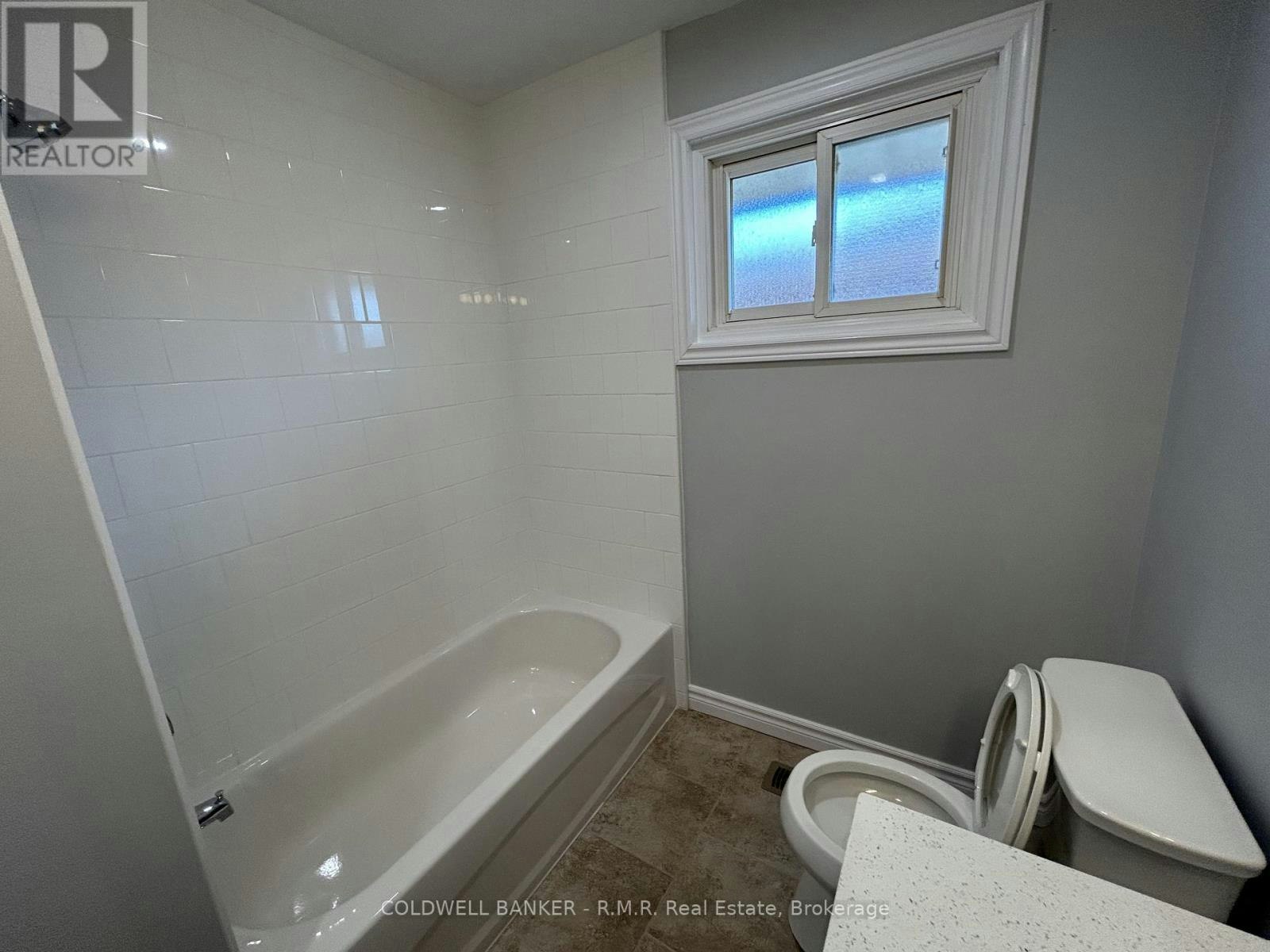 MAIN-125 Cabot Street, Oshawa, ON, L1J 5R8 - 18
