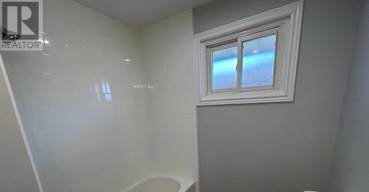MAIN-125 Cabot Street, Oshawa, ON, L1J 5R8 - 18