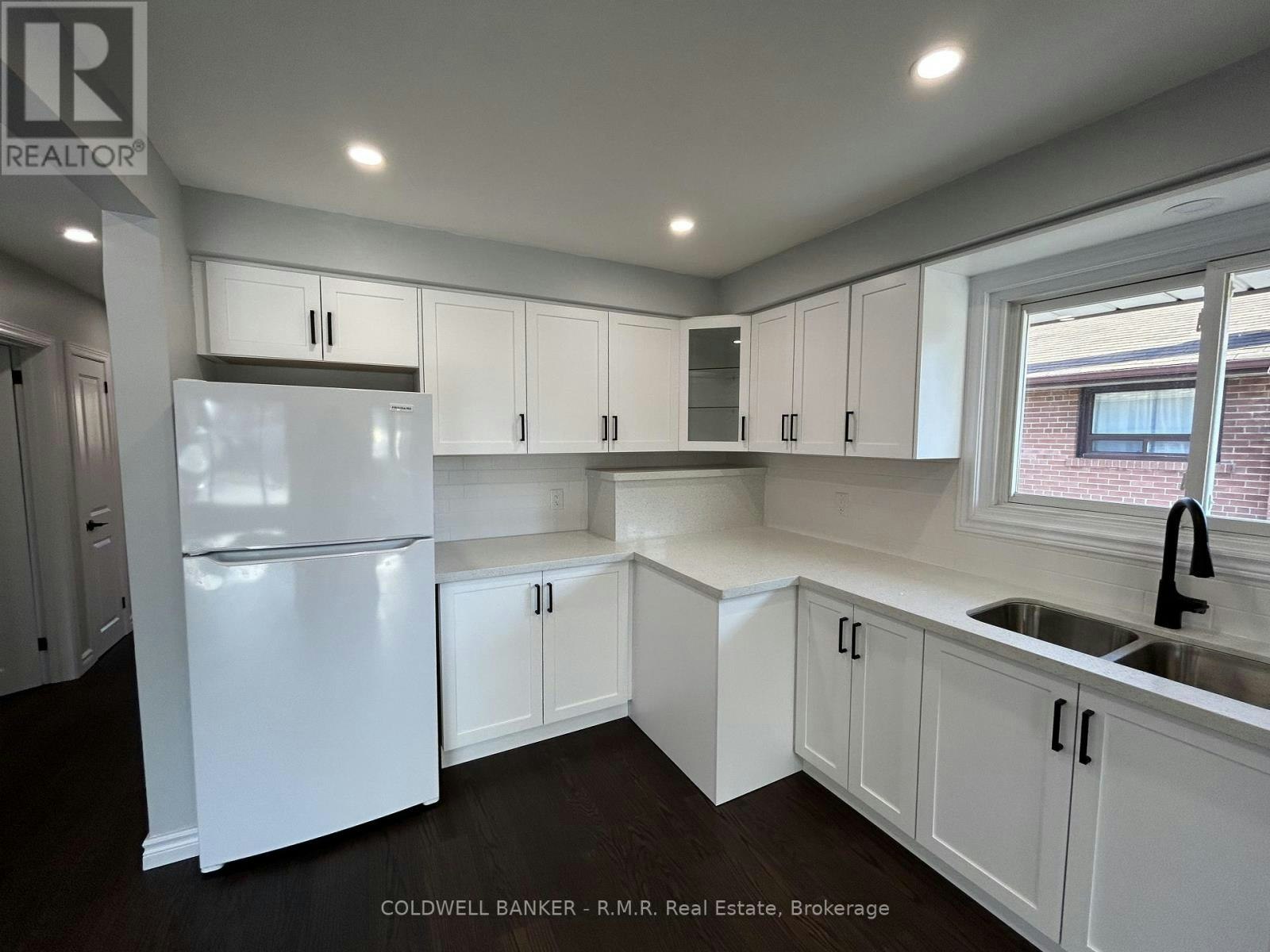 MAIN-125 Cabot Street, Oshawa, ON, L1J 5R8 - 10