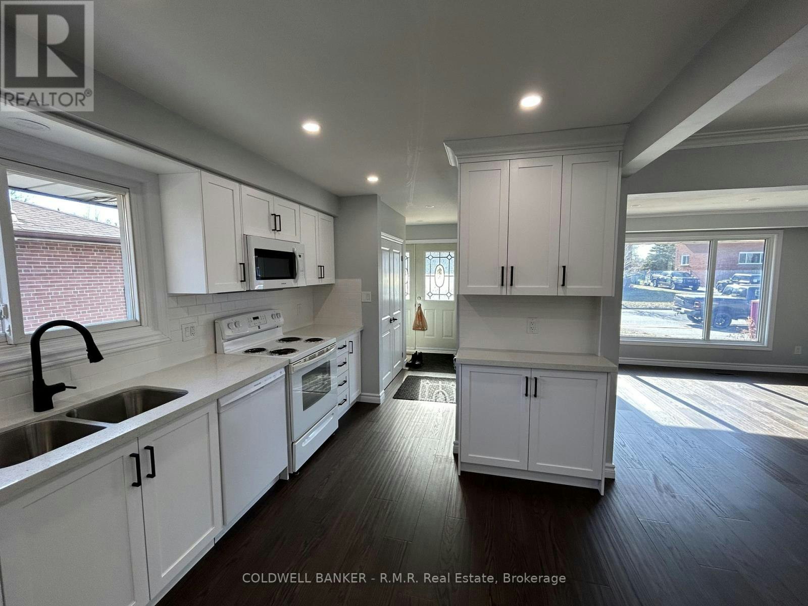 MAIN-125 Cabot Street, Oshawa, ON, L1J 5R8 - 12