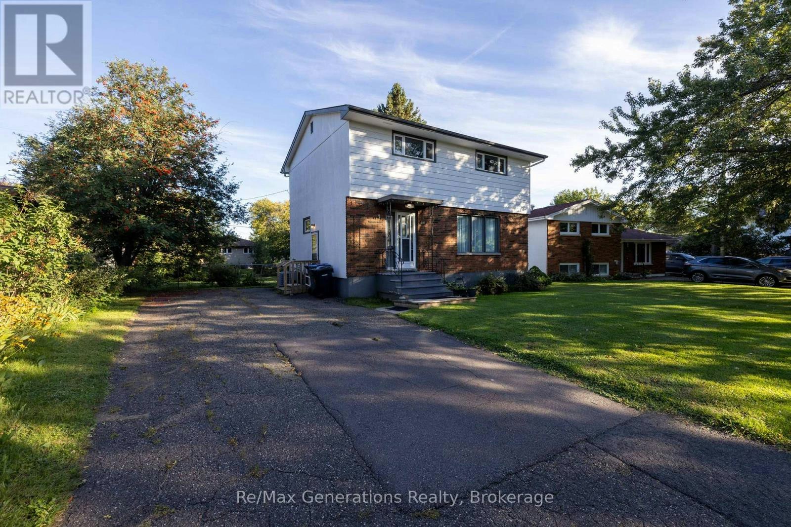 235 Maple Avenue, Thunder Bay, ON, P7B 4V6