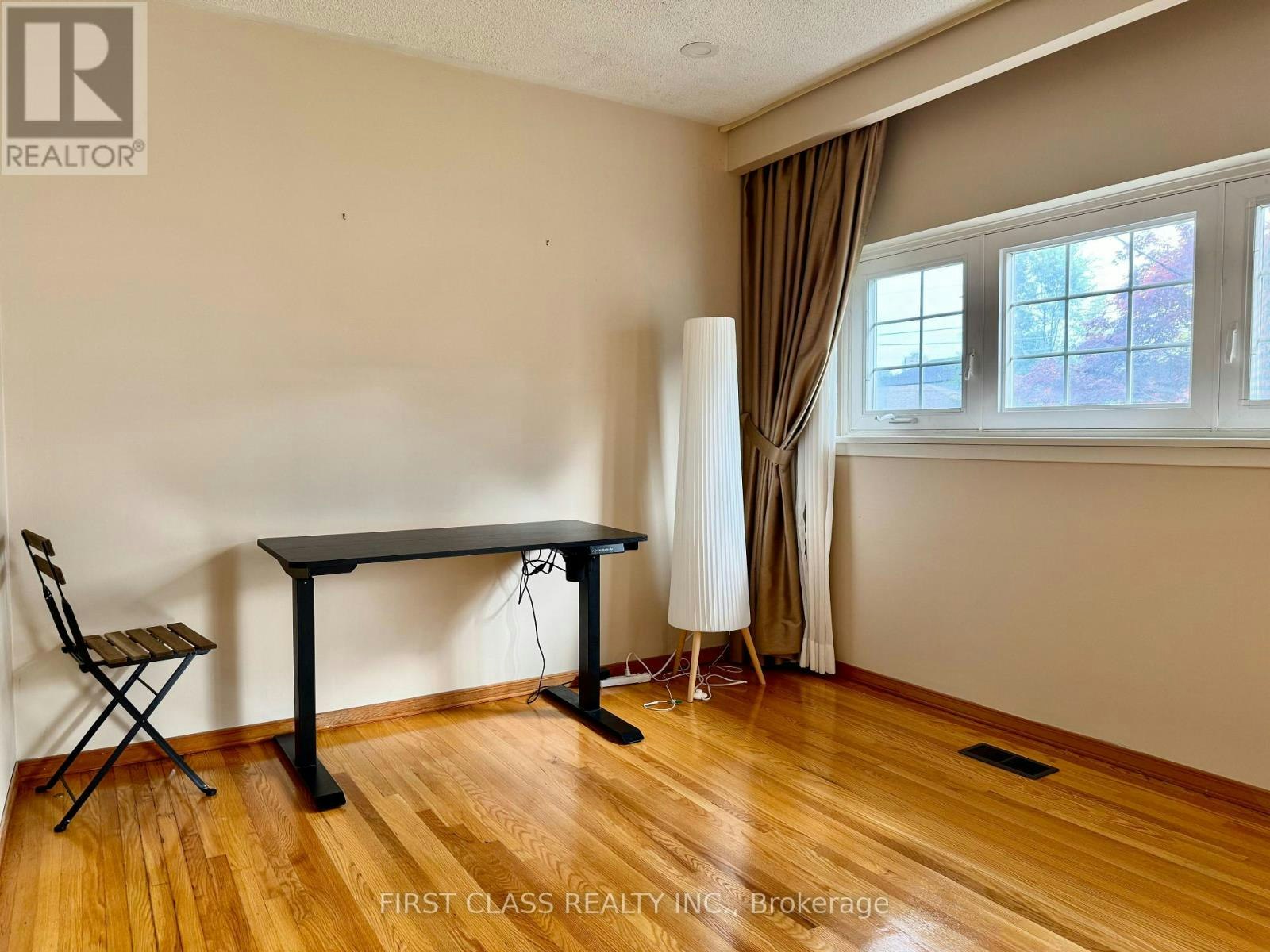 64 Grove Park Crescent, Toronto, ON, M2J 2C8 - 2