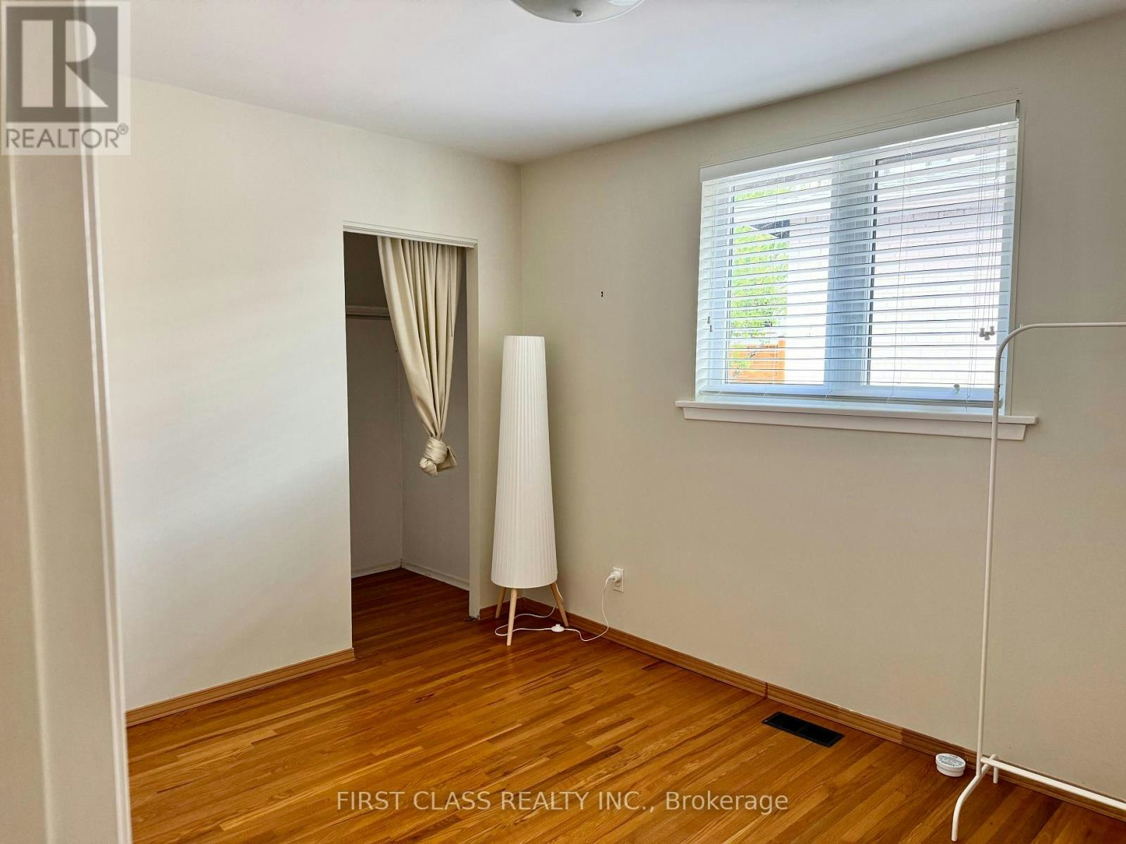 64 Grove Park Crescent, Toronto, ON, M2J 2C8 - 7