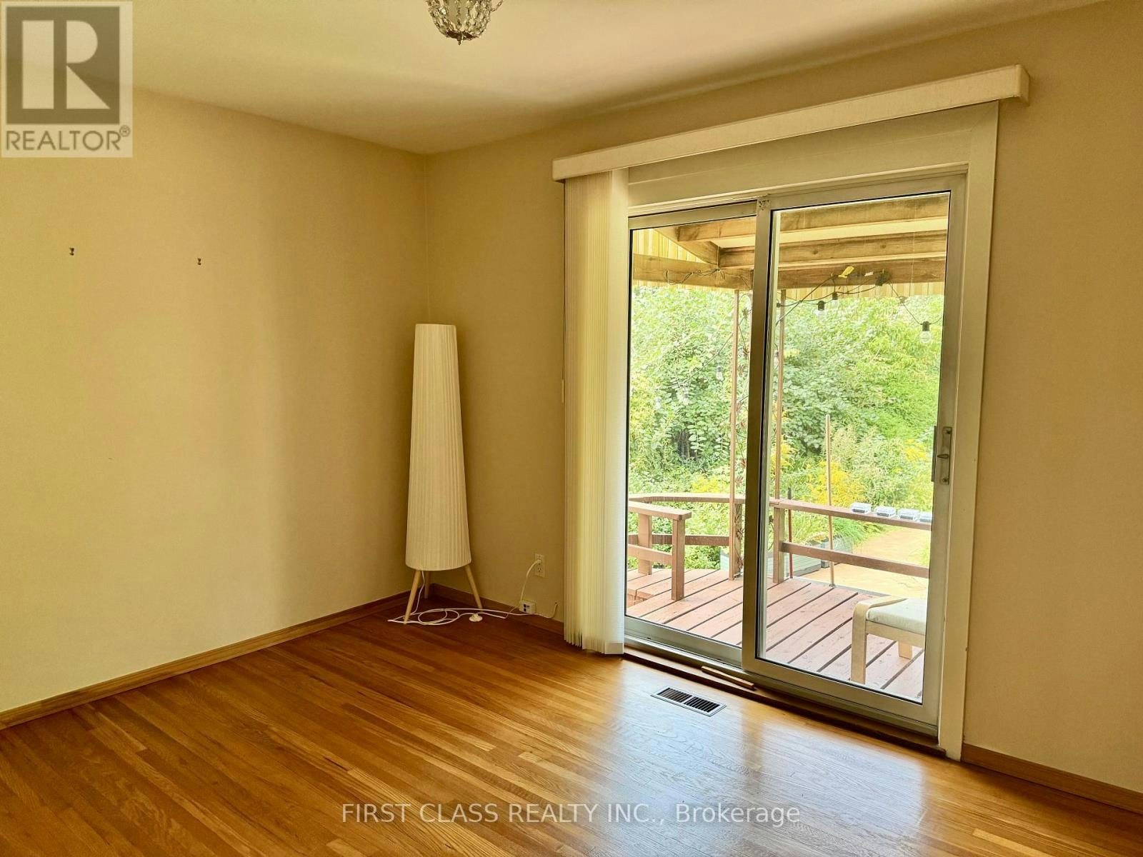 64 Grove Park Crescent, Toronto, ON, M2J 2C8 - 9