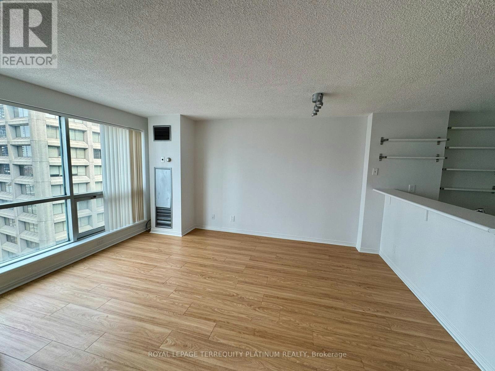 2409-10 Yonge Street, Toronto, ON, M5E 1R4 - 4