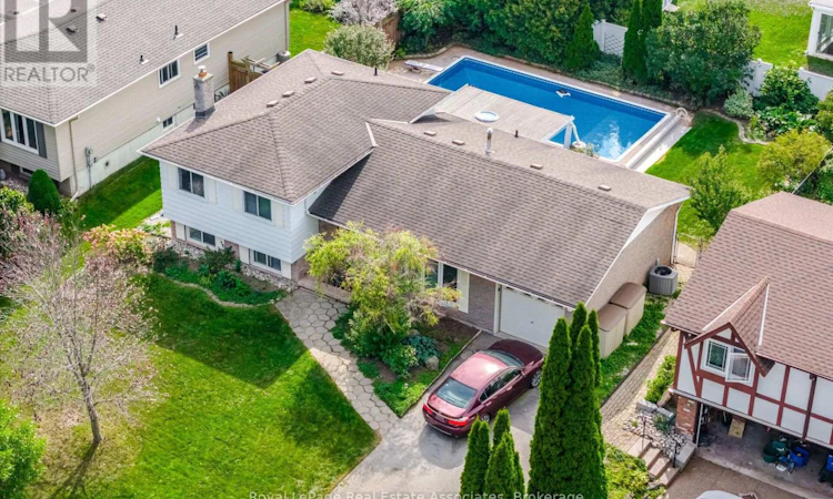 2452 Yarmouth Crescent