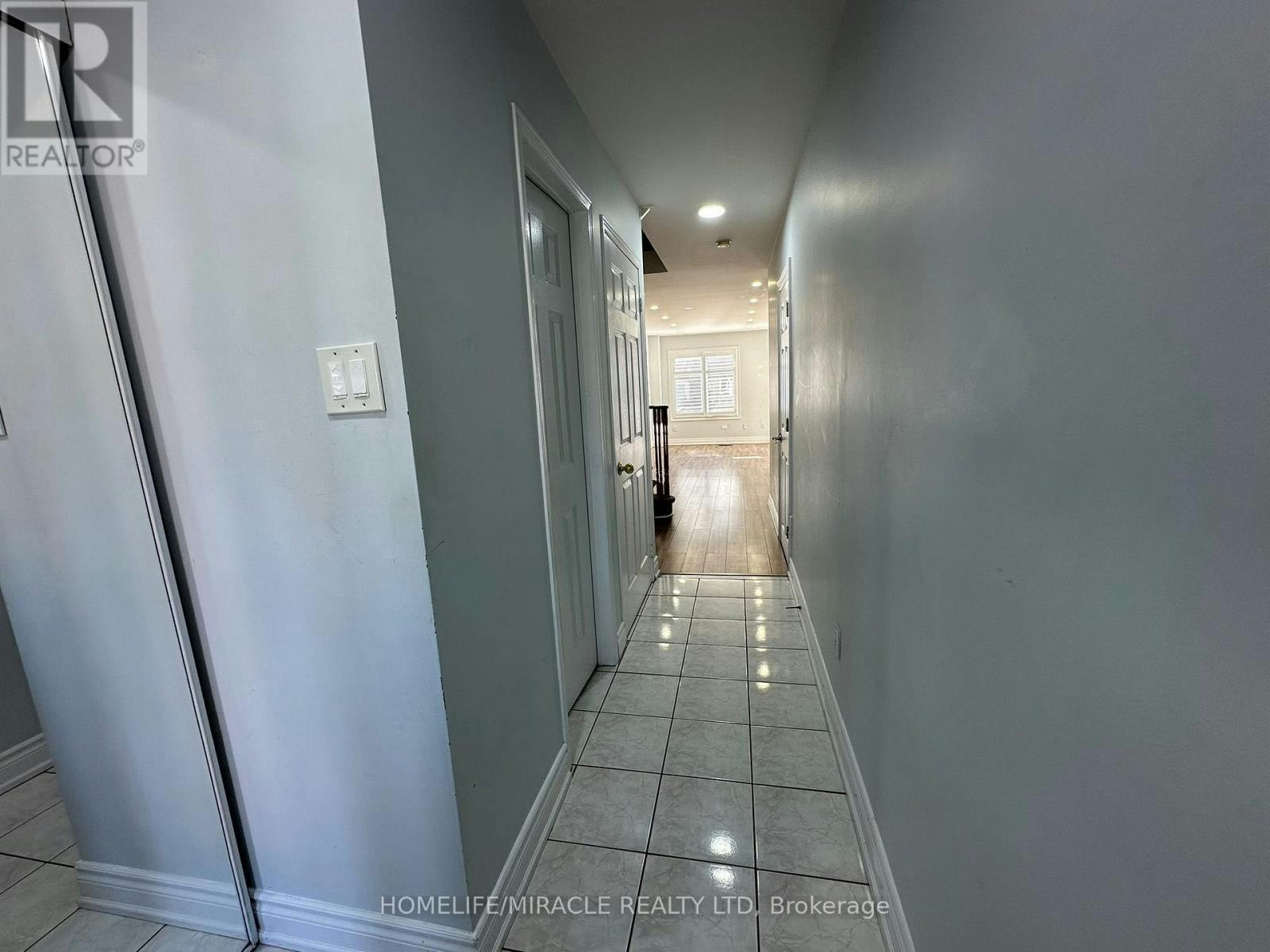 3918 Zenith Court, Mississauga, ON, L5N 7H7 - 4