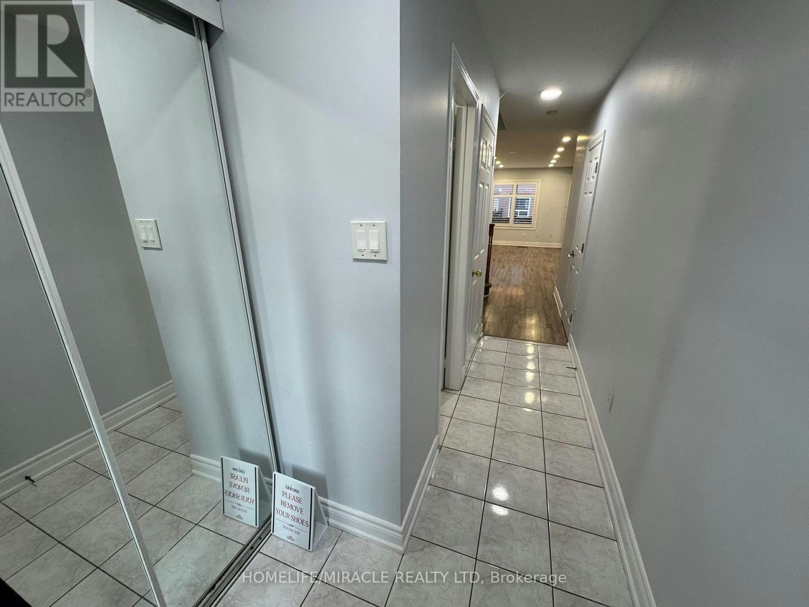 3918 Zenith Court, Mississauga, ON, L5N 7H7 - 3