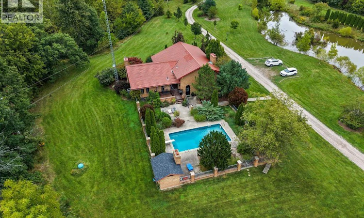 4913 4th Concession Road E East