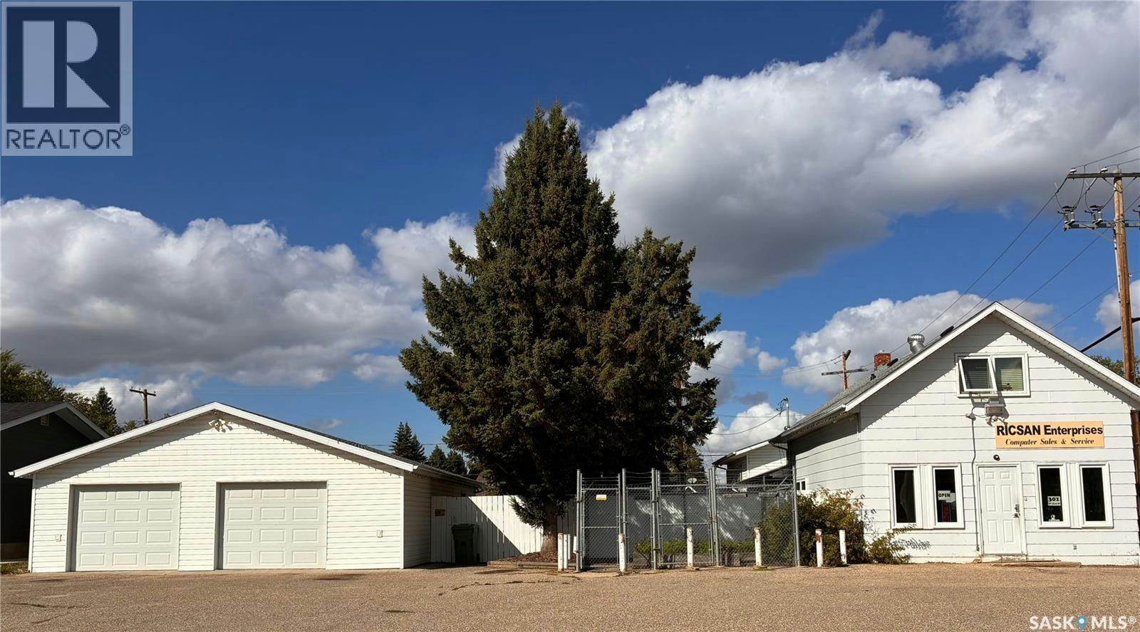 301 7th Avenue W, Nipawin, SK, S0E 1E0