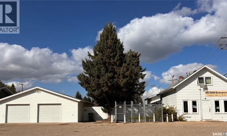 301 7th Avenue W