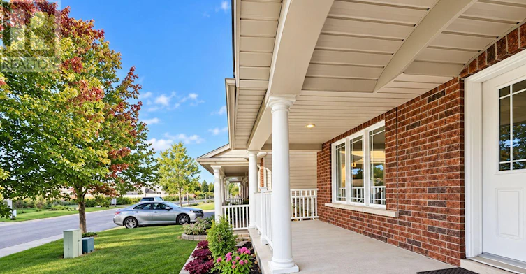 1075 Goward Drive, Ottawa, ON, K2W 0A4 - 2