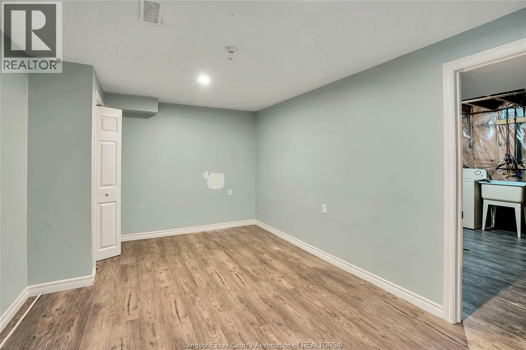 1272 Pacific SOUTH, Windsor, ON, N8X 5A2 - 17