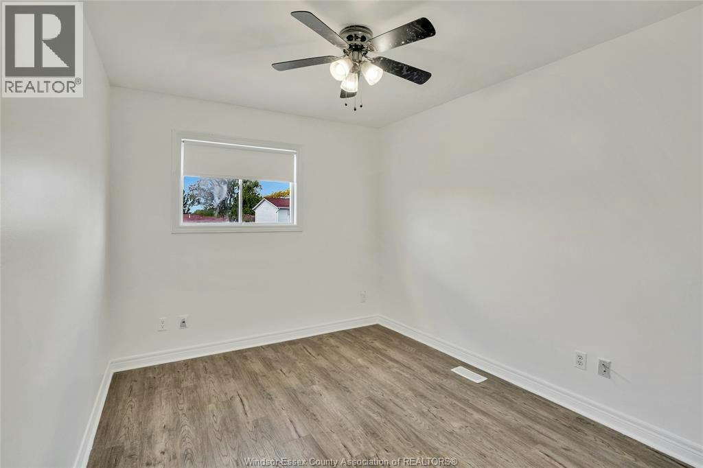 1272 Pacific SOUTH, Windsor, ON, N8X 5A2 - 12