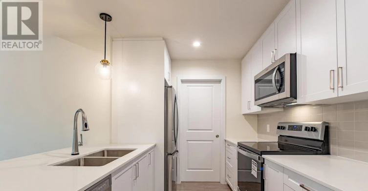 418-121 Mary Street, Clearview, ON, L0M 1G0 - 4