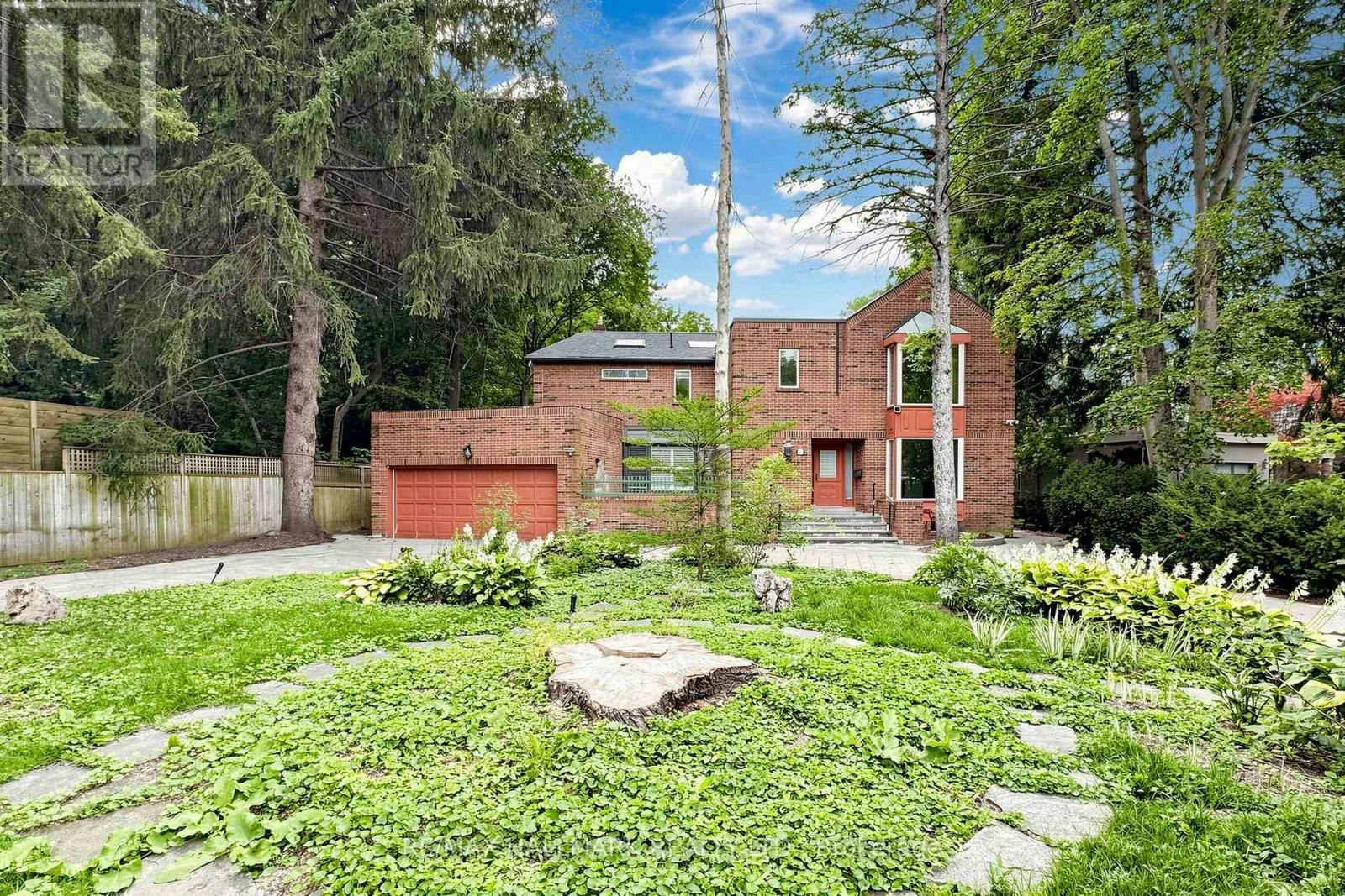 40 Donino Avenue, Toronto, ON, M4N 2W7
