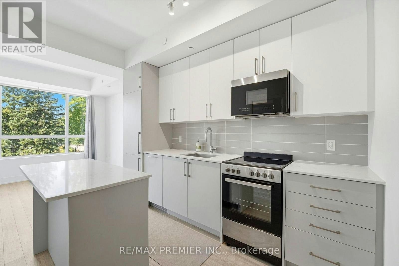 219-2075 King Road, King, ON, L7B 0R6 - 9