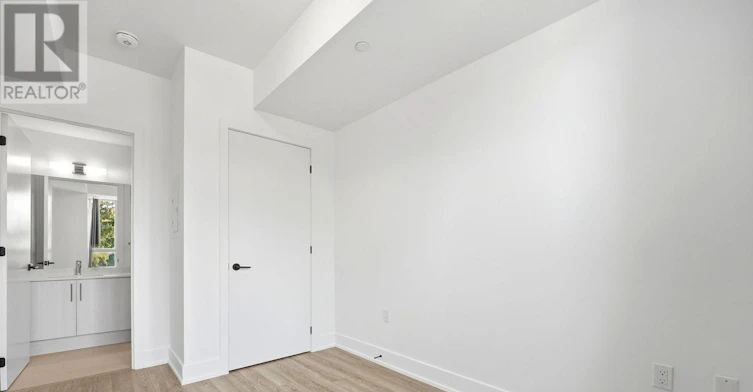 219-2075 King Road, King, ON, L7B 0R6 - 17