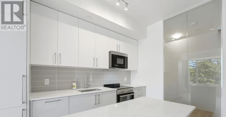 219-2075 King Road, King, ON, L7B 0R6 - 11