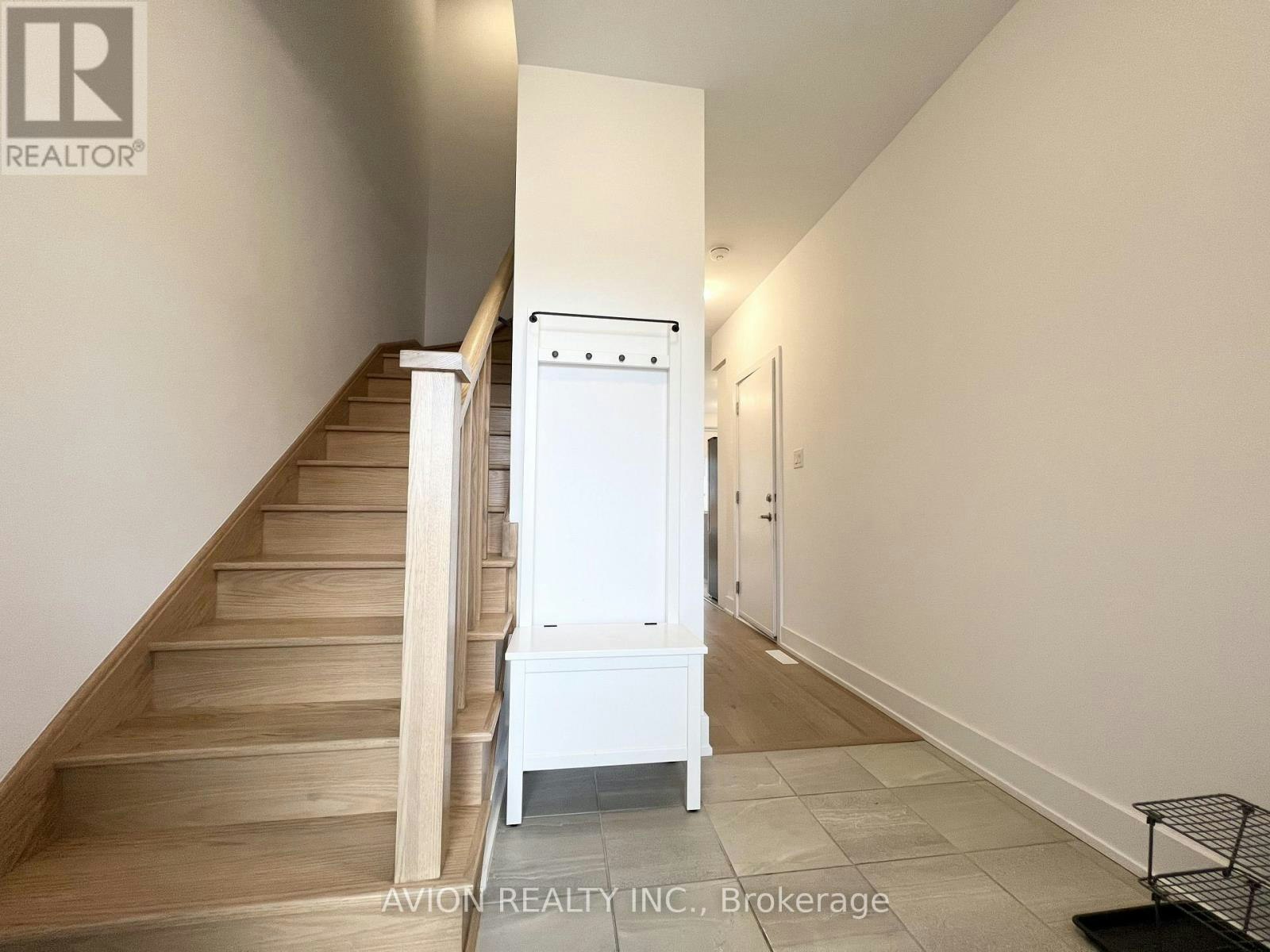 31 Gateway Drive, Barrie, ON, L9J 0V5 - 2