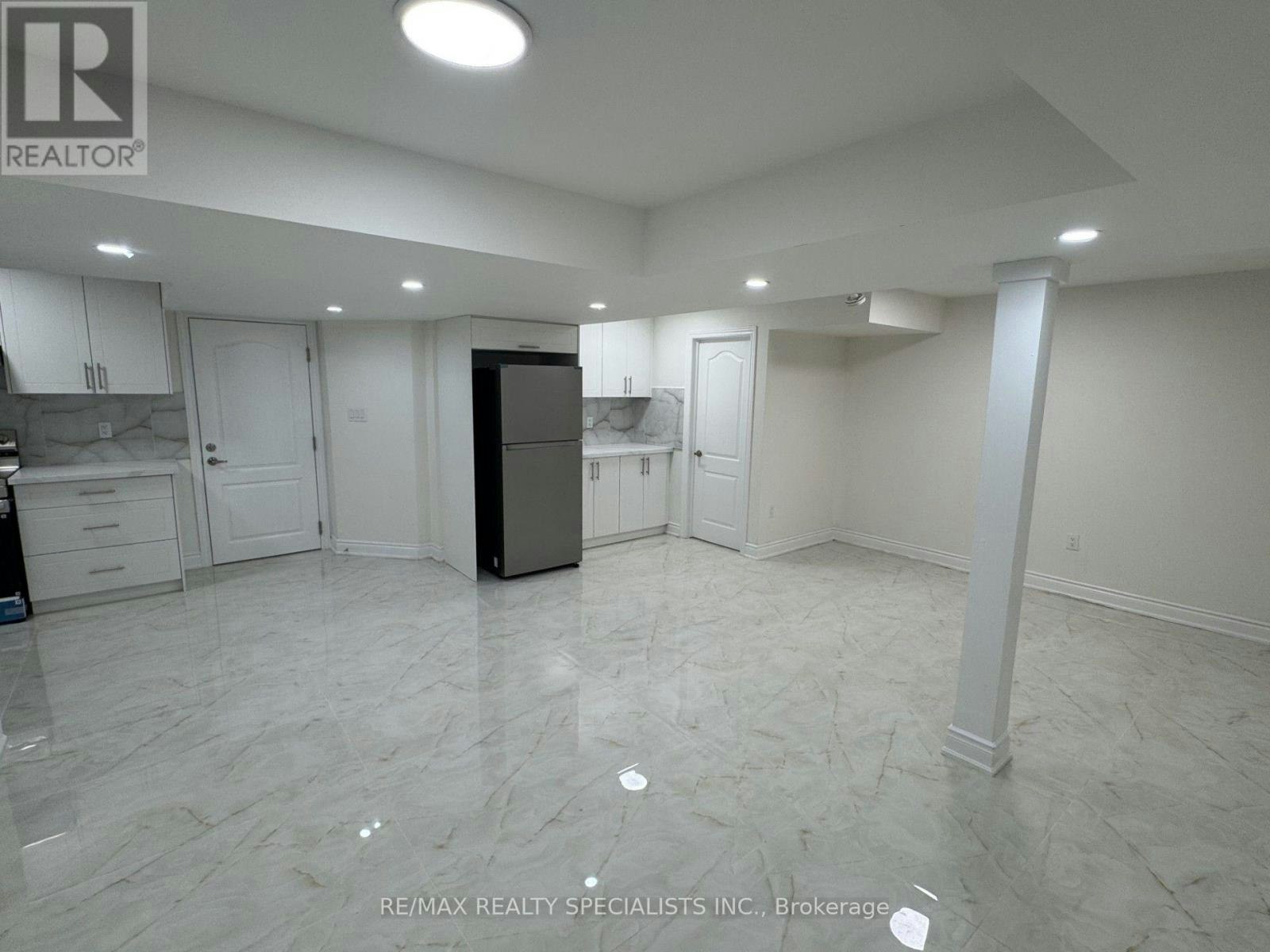 7 Buttonwood (Basement Road, Brampton, ON, L6P 4J9 - 2