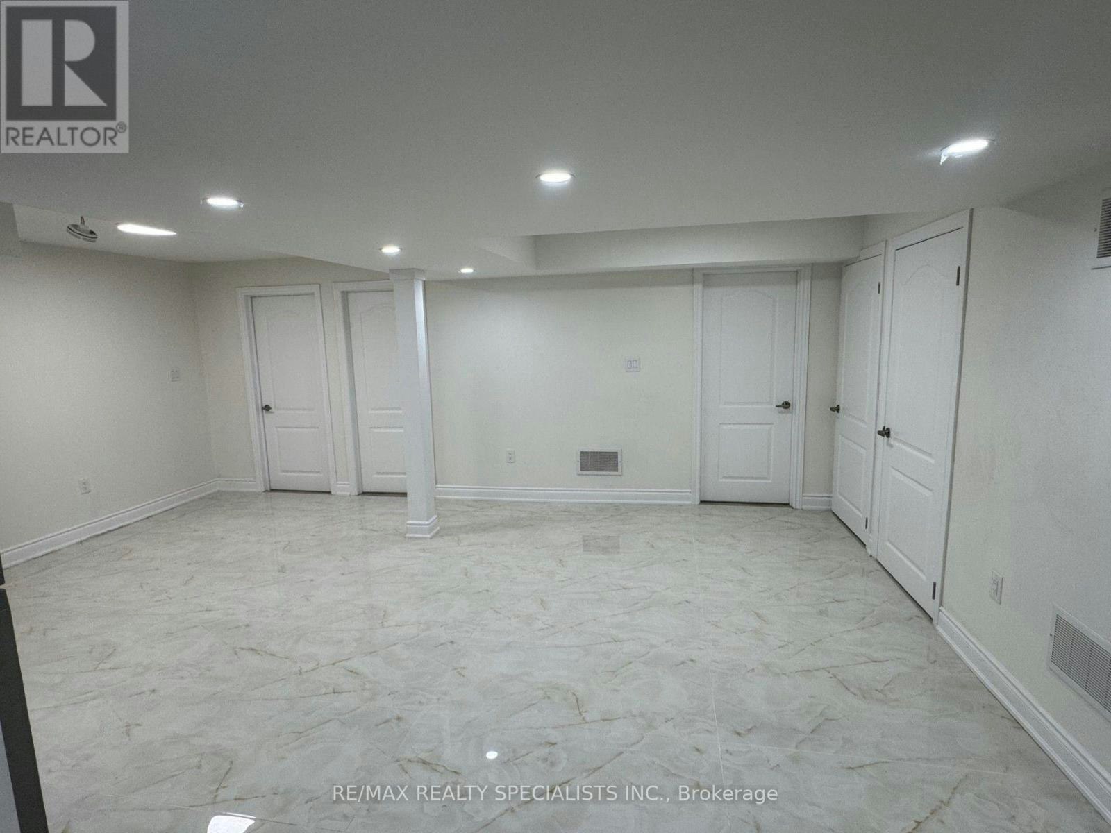 7 Buttonwood (Basement Road, Brampton, ON, L6P 4J9 - 3