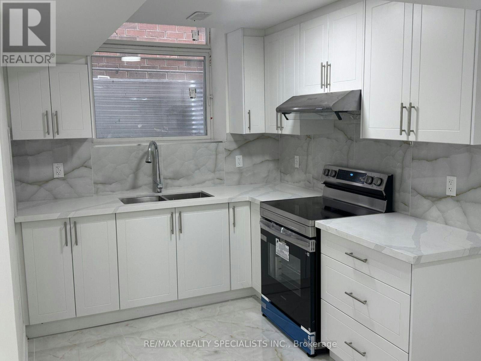 7 Buttonwood (Basement Road, Brampton, ON, L6P 4J9 - 4
