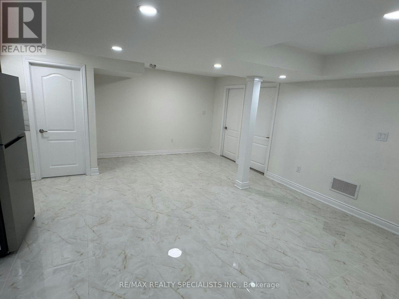 7 Buttonwood (Basement Road, Brampton, ON, L6P 4J9 - 6