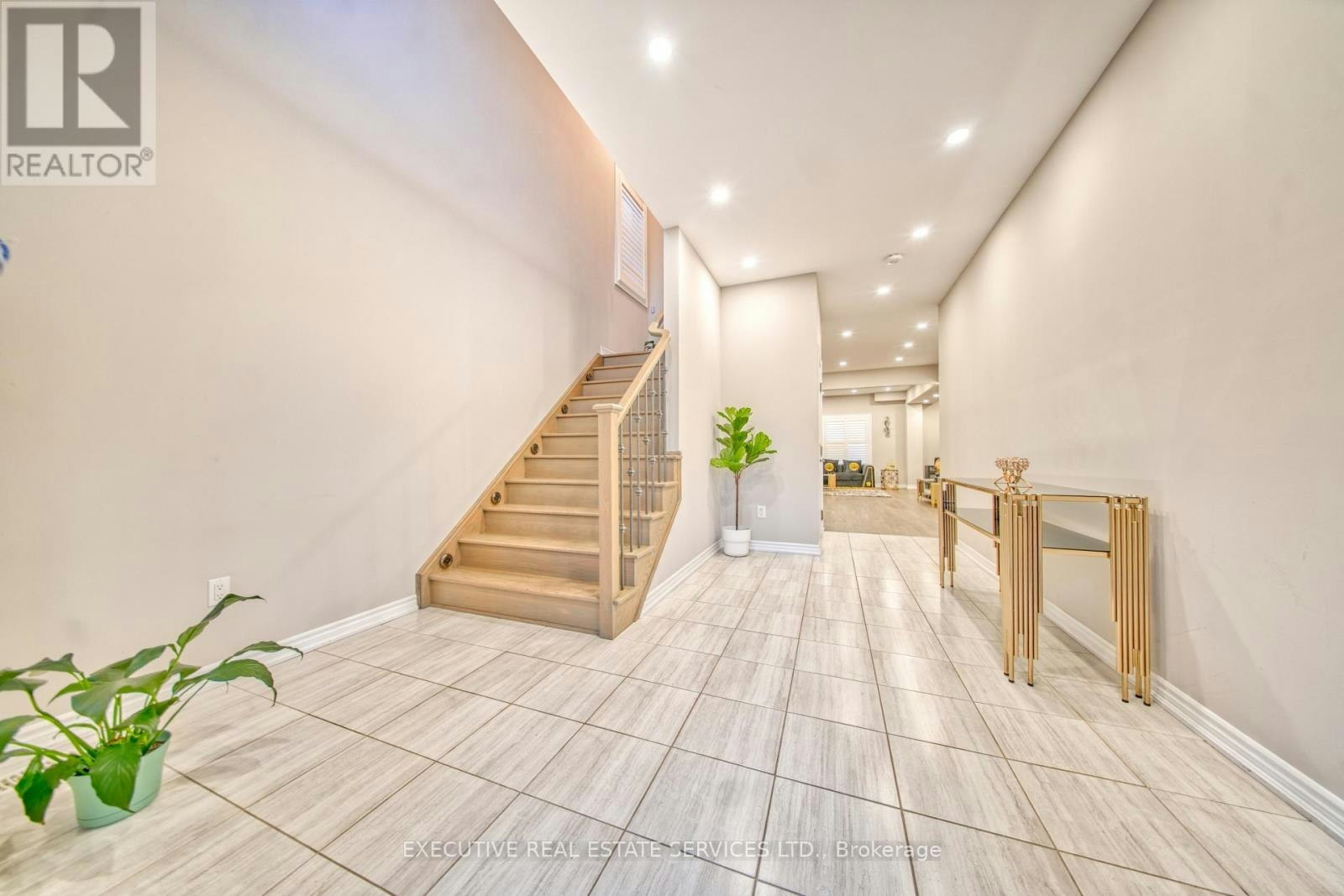 UPPER-57 Bethune Avenue, Welland, ON, L3B 5W2 - 10