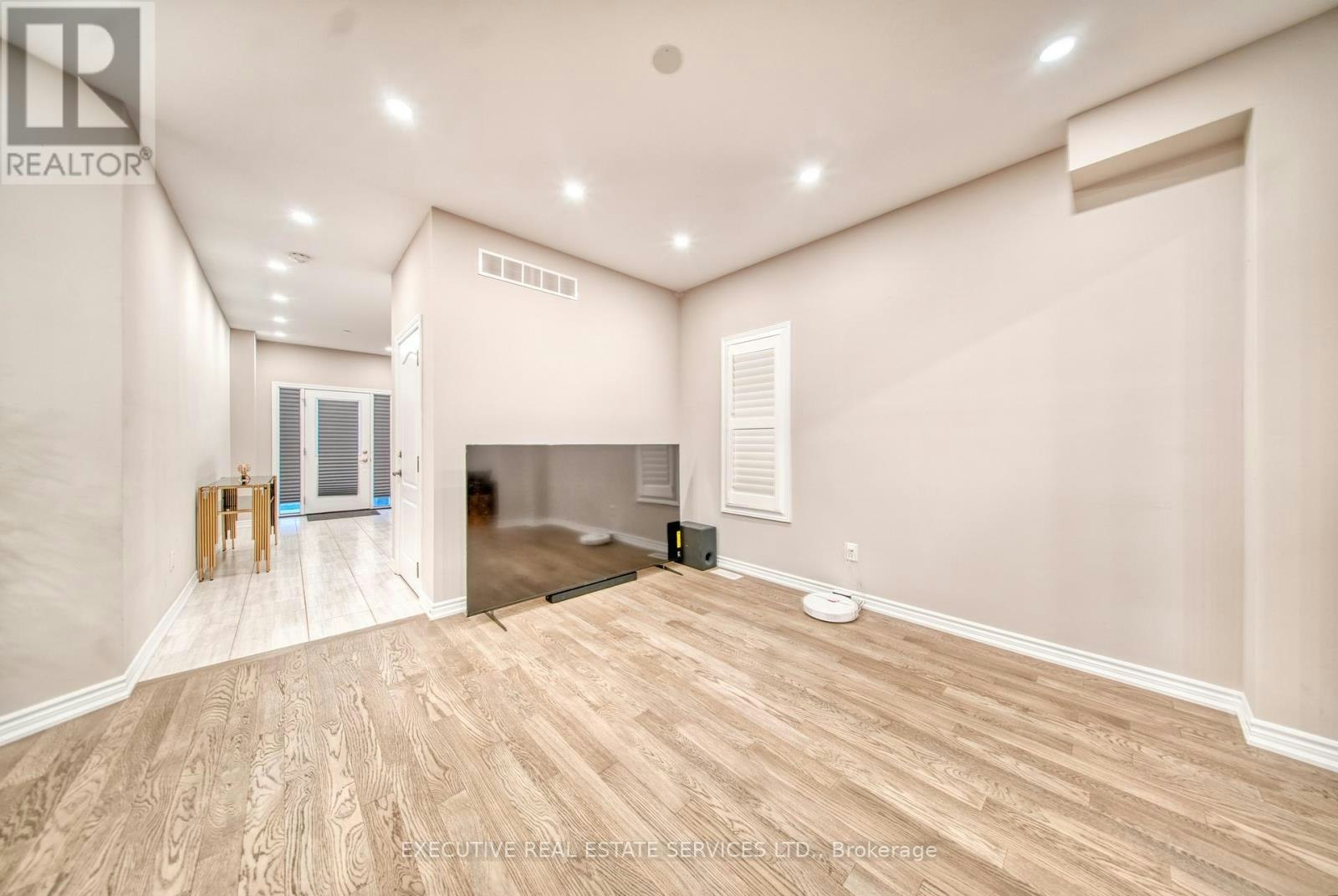 UPPER-57 Bethune Avenue, Welland, ON, L3B 5W2 - 12