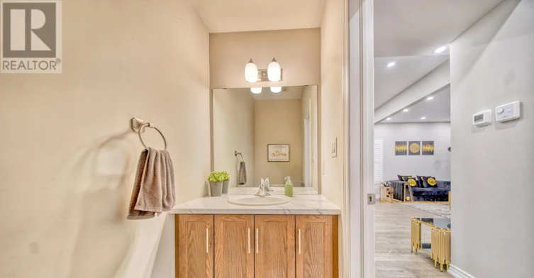 UPPER-57 Bethune Avenue, Welland, ON, L3B 5W2 - 23