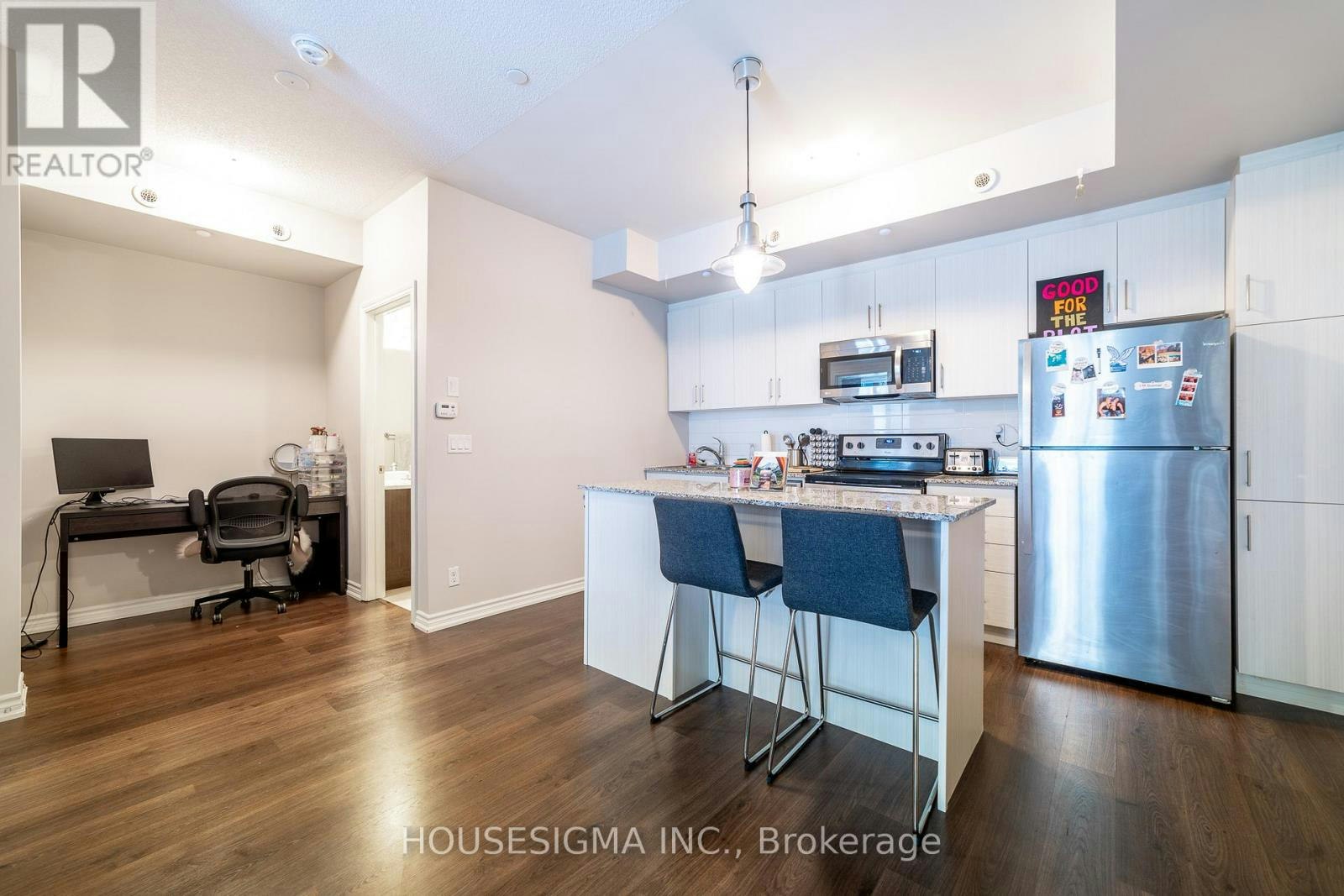 23-140 Long Branch Avenue, Toronto, ON, M8W 0B1