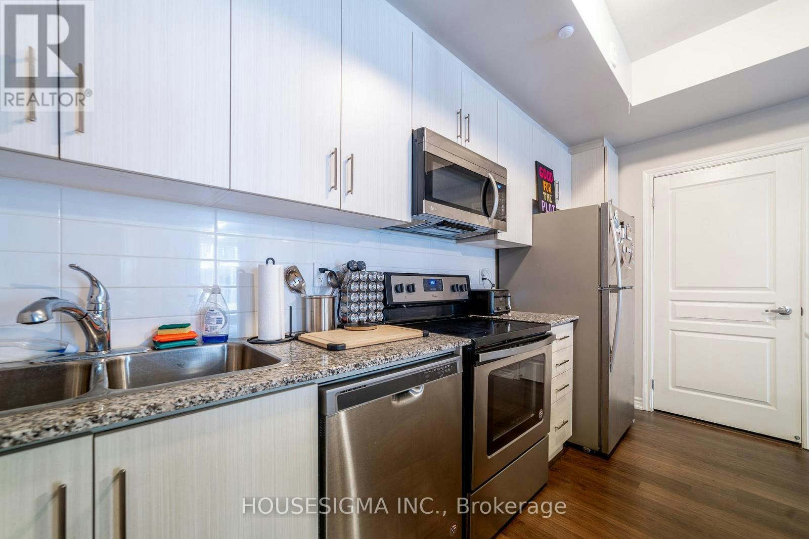23-140 Long Branch Avenue, Toronto, ON, M8W 0B1 - 5