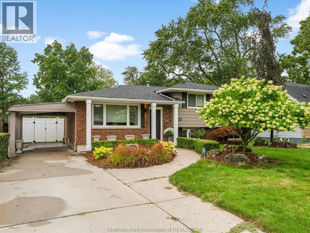 4113 Roseland Drive East, Windsor, ON, N9G 1Y5