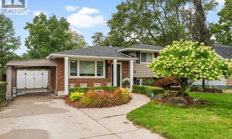 4113 Roseland Drive East