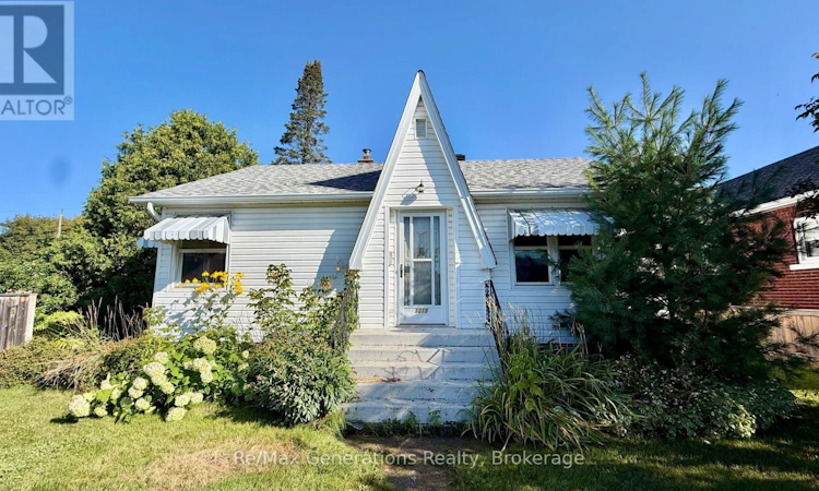 1019 Francis Street W