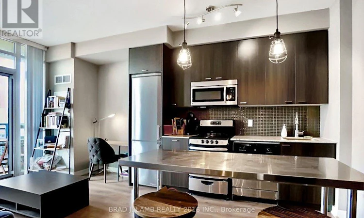 809-775 King Street W