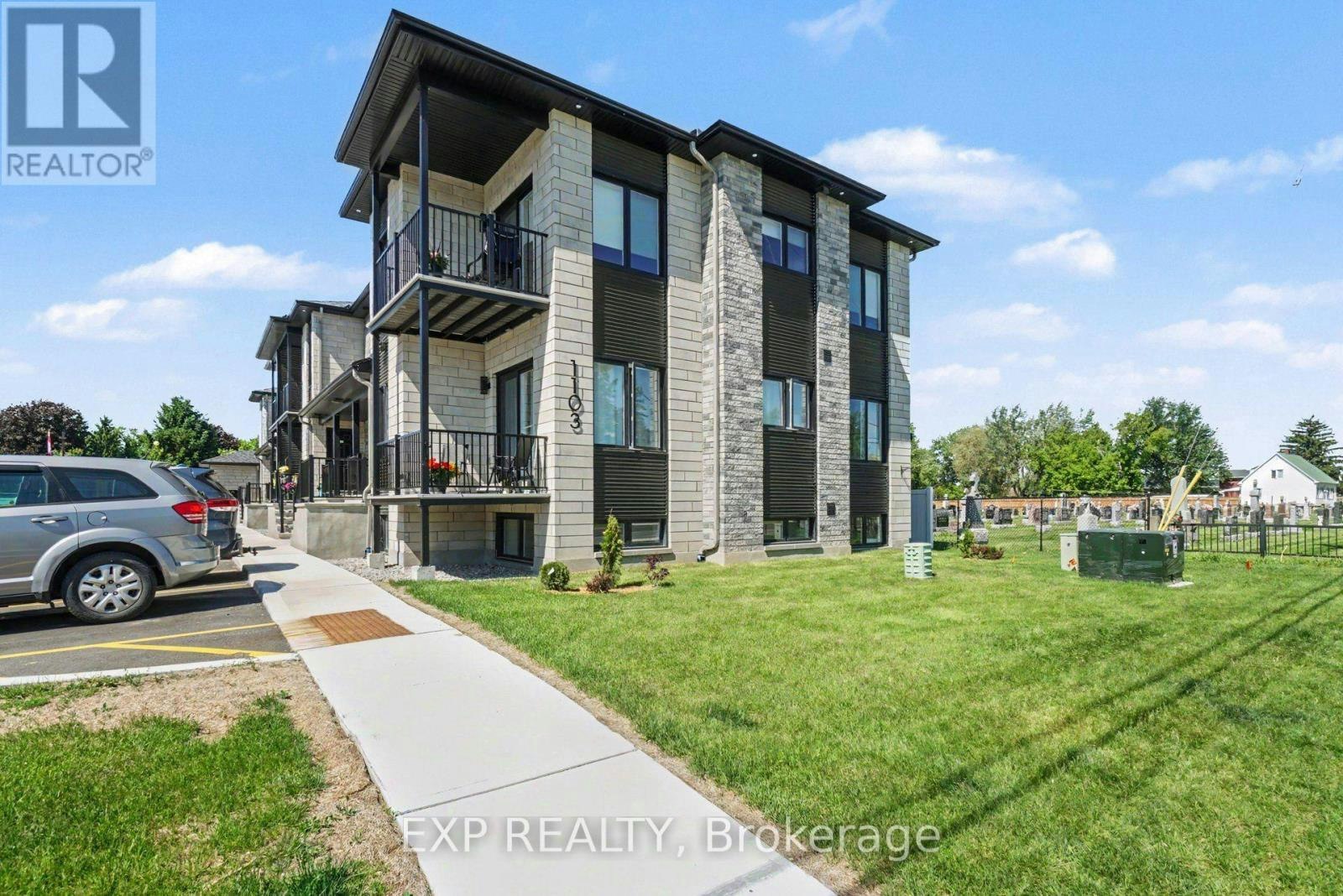 101-1103 Notre Dame Street, Russell, ON, K0A 1W0 - 2
