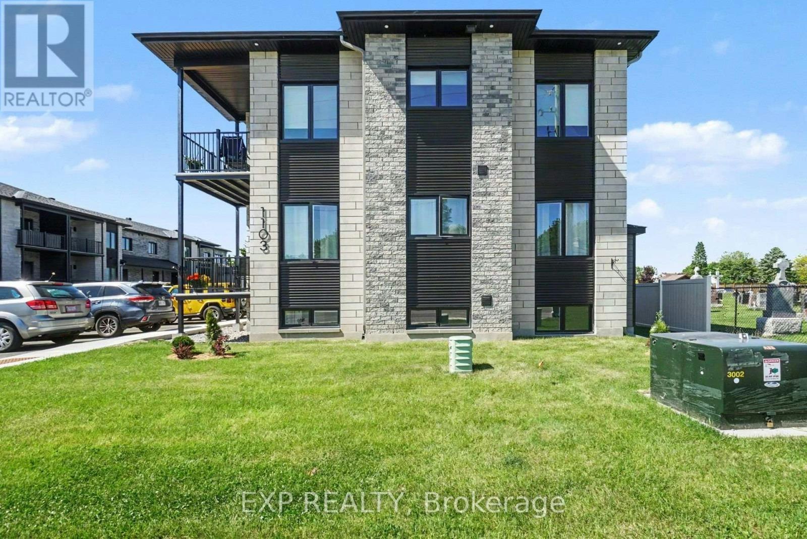 101-1103 Notre Dame Street, Russell, ON, K0A 1W0