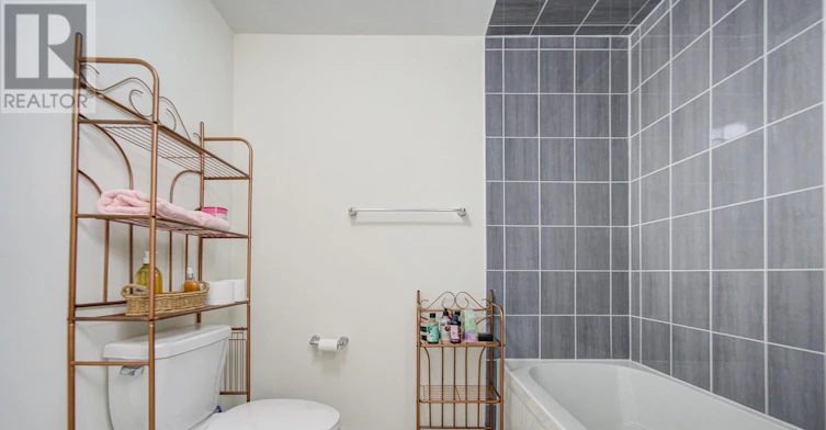 302-2 Adam Sellers Street, Markham, ON, L6B 1P2 - 36