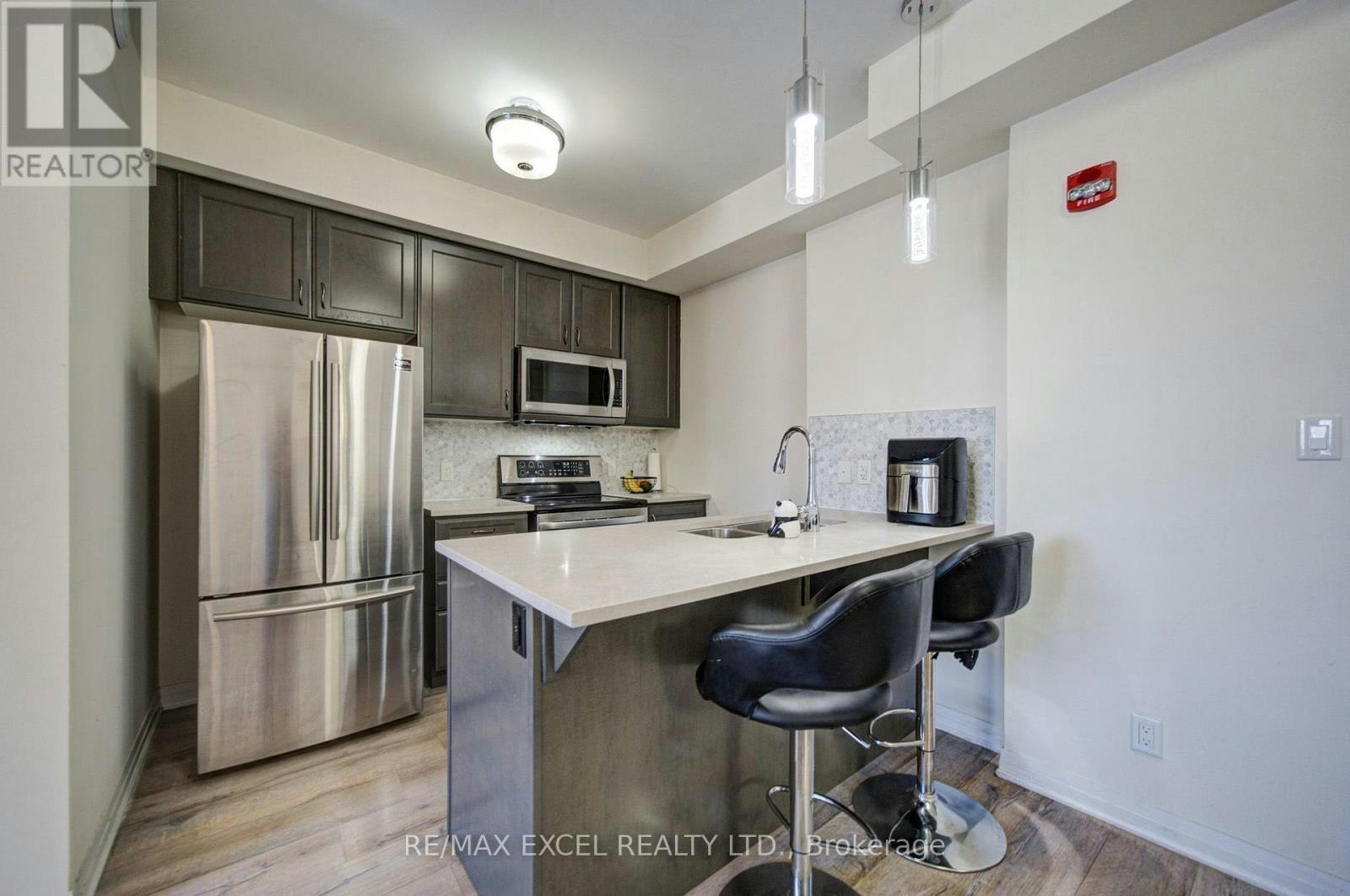 302-2 Adam Sellers Street, Markham, ON, L6B 1P2 - 11
