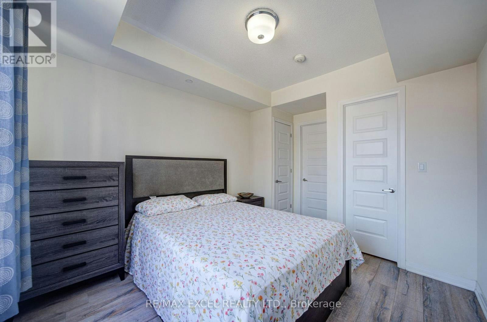 302-2 Adam Sellers Street, Markham, ON, L6B 1P2 - 30