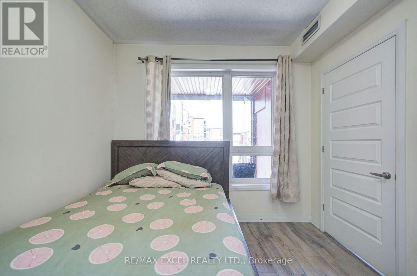 302-2 Adam Sellers Street, Markham, ON, L6B 1P2 - 25