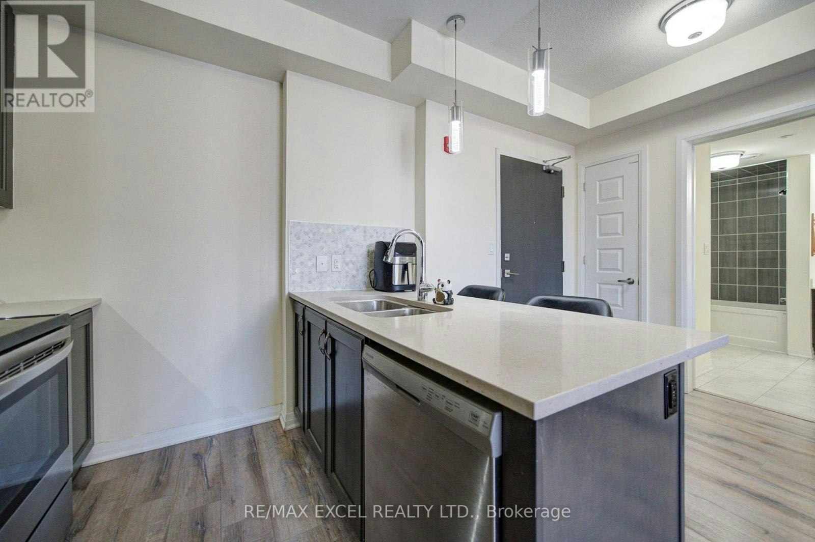 302-2 Adam Sellers Street, Markham, ON, L6B 1P2 - 15