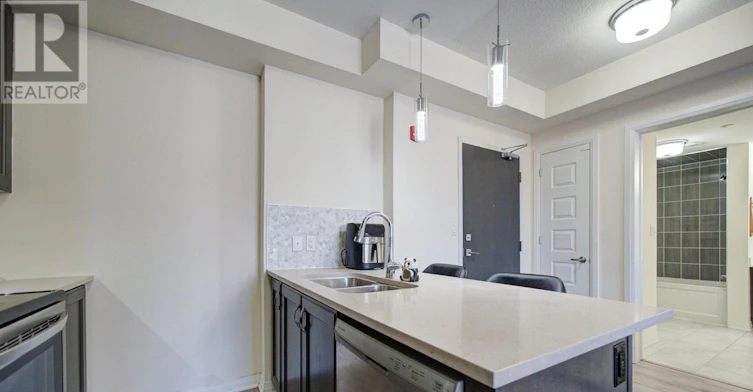 302-2 Adam Sellers Street, Markham, ON, L6B 1P2 - 15