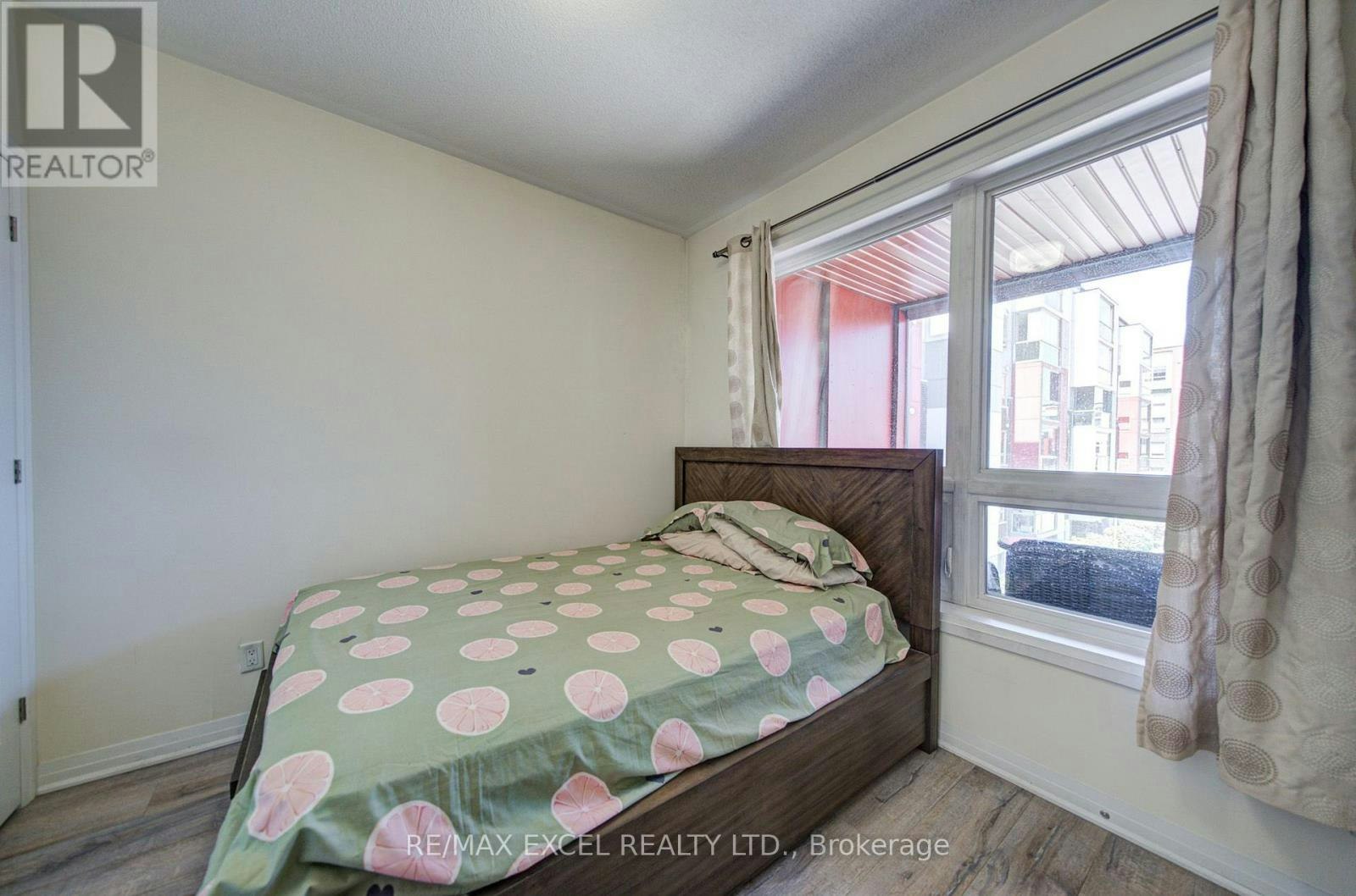302-2 Adam Sellers Street, Markham, ON, L6B 1P2 - 23