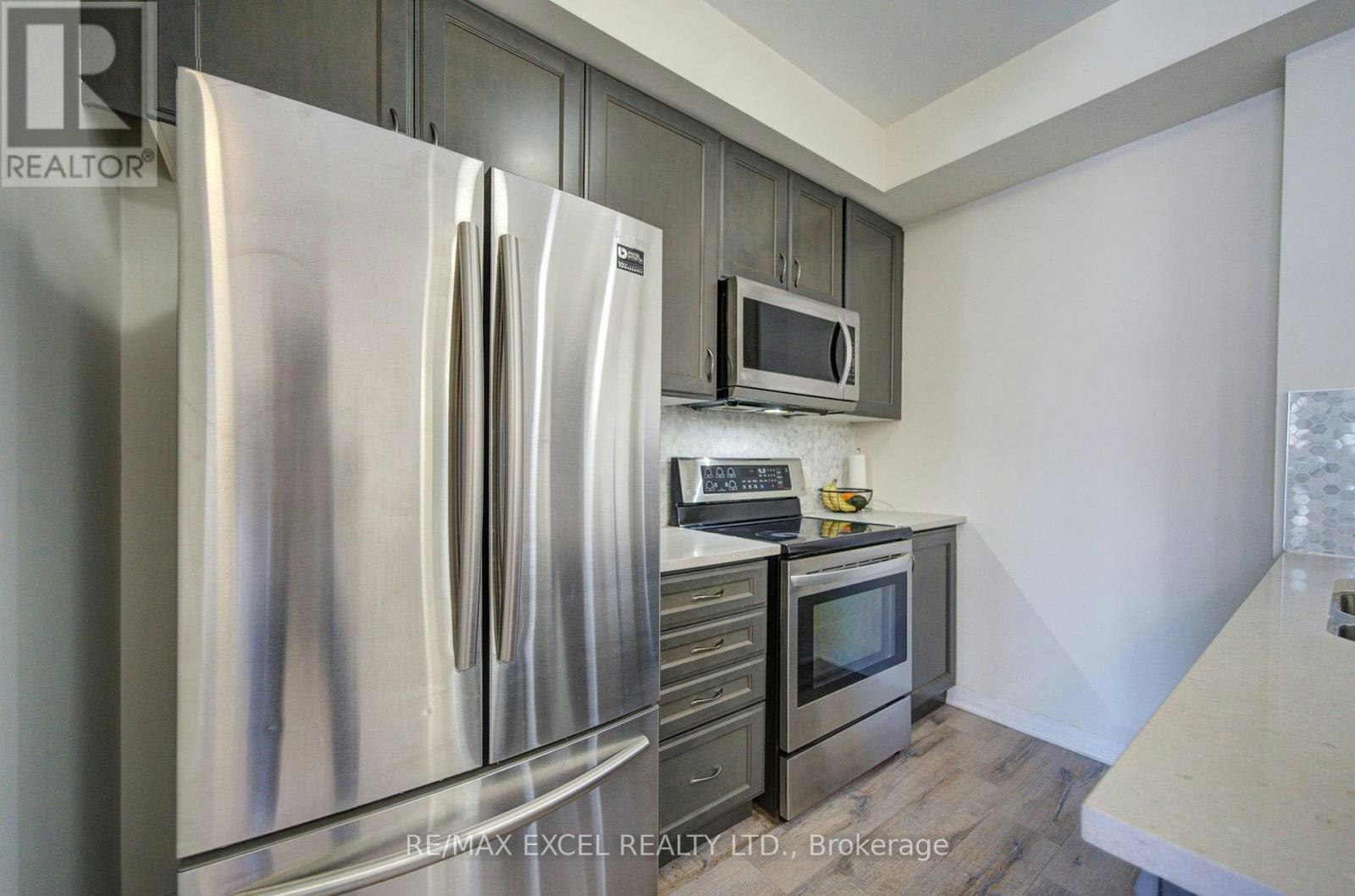 302-2 Adam Sellers Street, Markham, ON, L6B 1P2 - 12