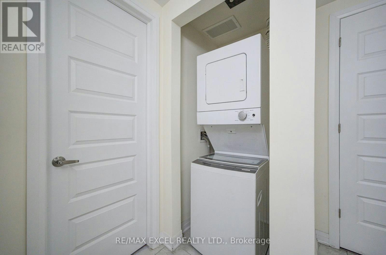 302-2 Adam Sellers Street, Markham, ON, L6B 1P2 - 38