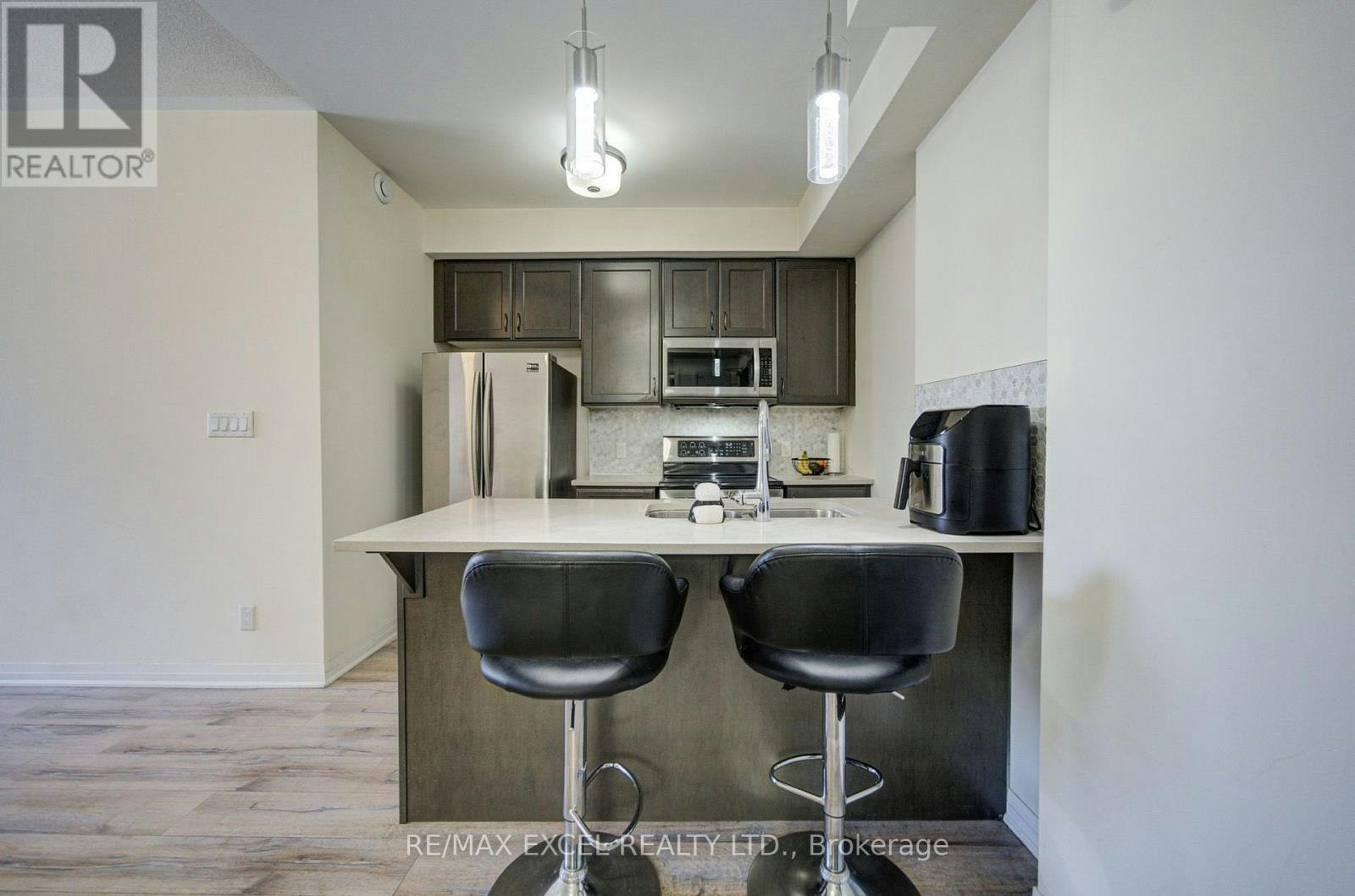 302-2 Adam Sellers Street, Markham, ON, L6B 1P2 - 10